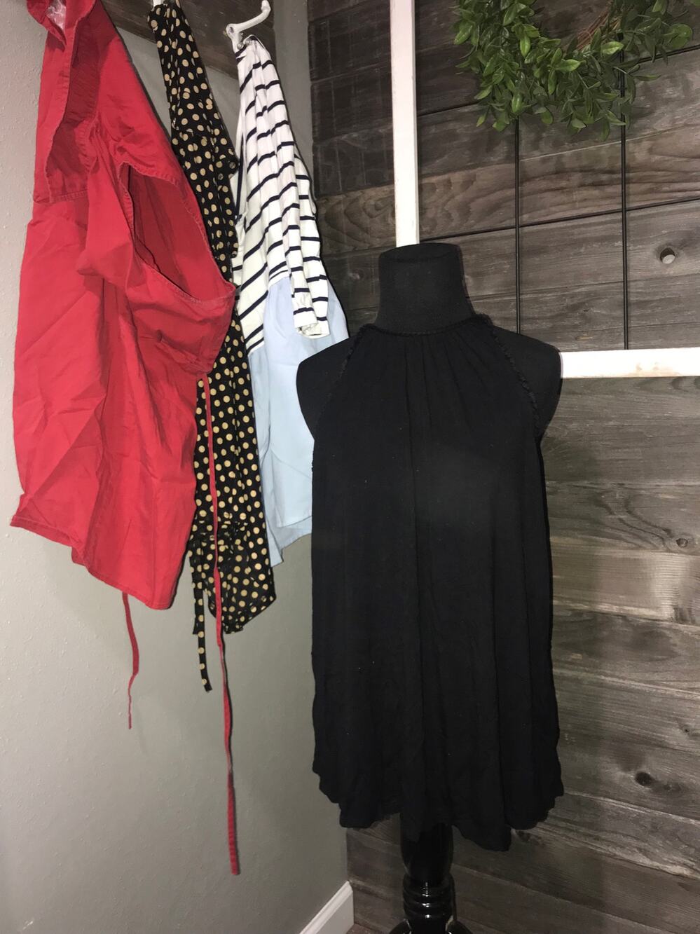 4 piece Motherhood Siren Lily Maternity shirt lot size medium